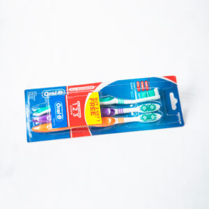 ORAL-B TOOTH BRUSH